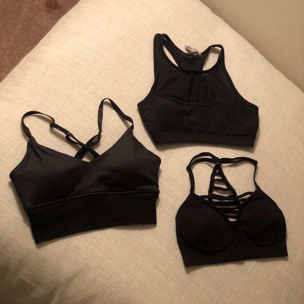 3 XS black sports bras